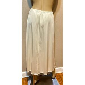 Vanity Fair Half Slip Under Skirt Lingerie Beige 32L Size M/40 Lace Coquette New